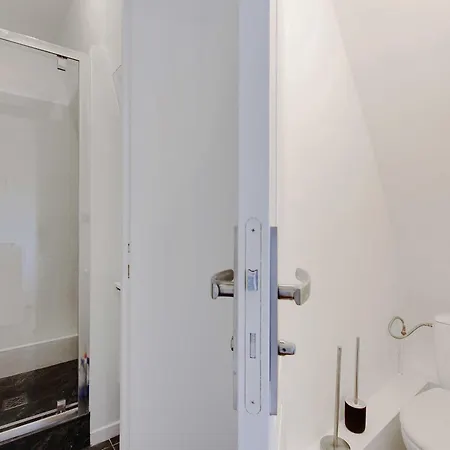 Apartament Bedroom 3 - Place Victor Hugo Trocadero - Bail Mobilite Paryż