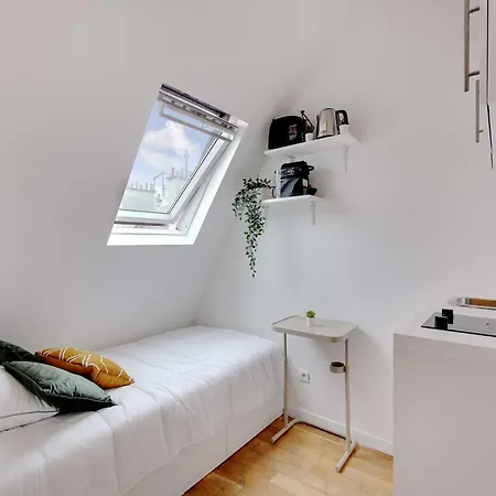 Bedroom 3 - Place Victor Hugo Trocadero - Bail Mobilite *